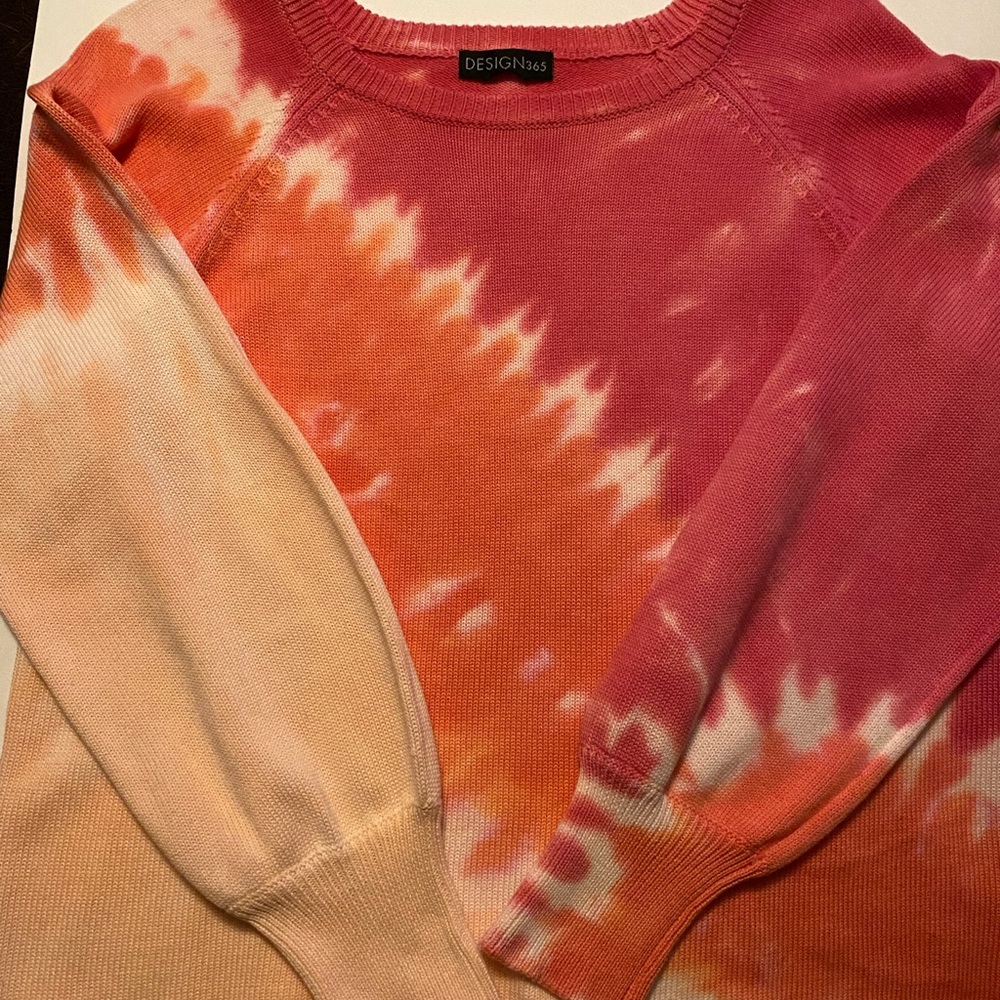Design 365 Sweater